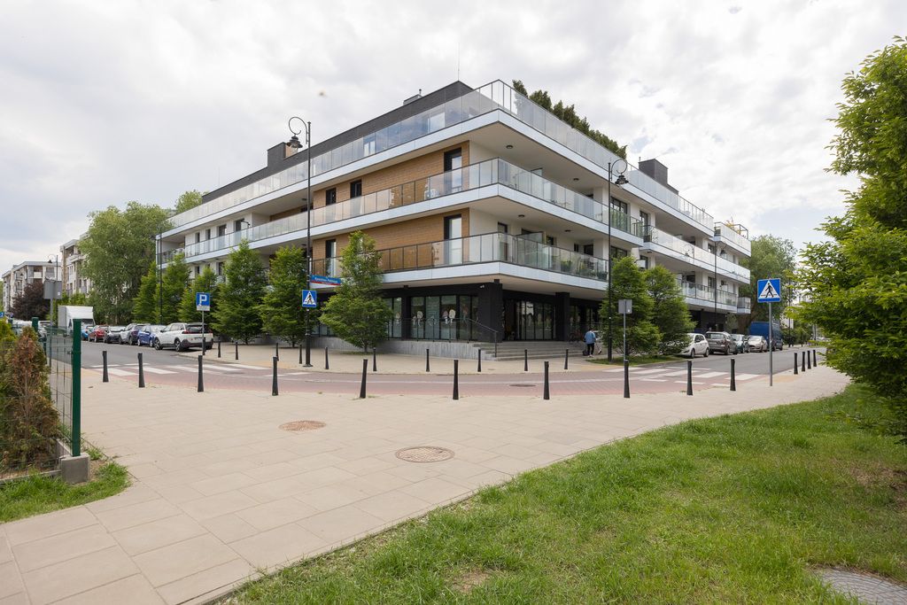 Taras i 2 balkony  2020 r.  Trójstronne  Garaż