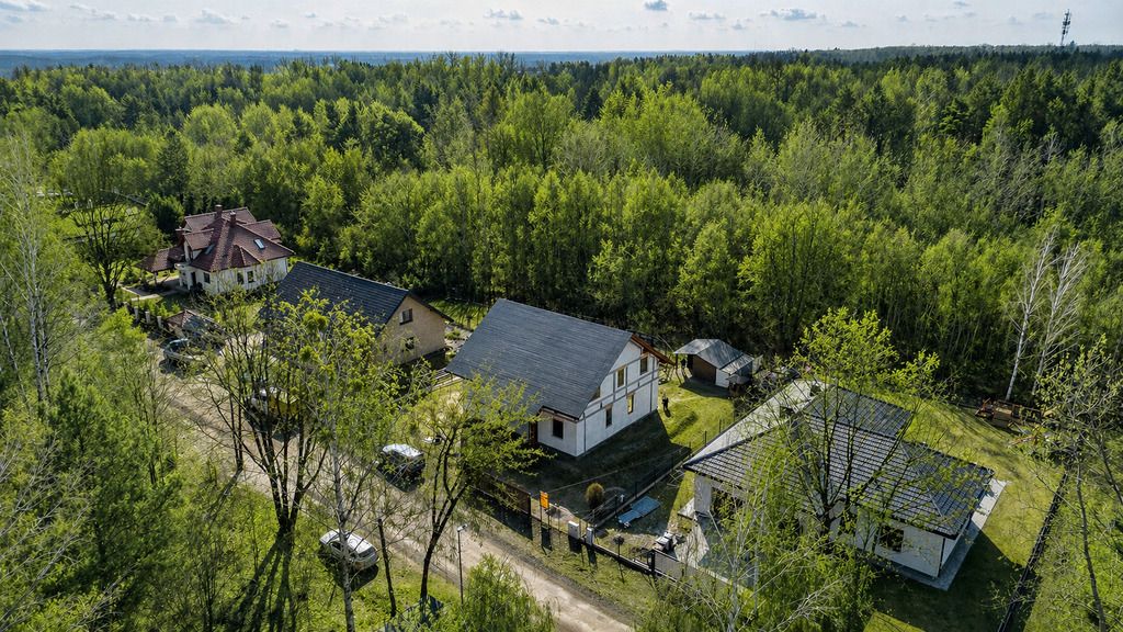 Serock – dom dwulokalowy na dużej działce 1000 m²