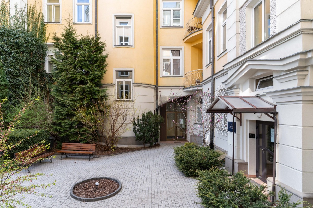 Historyczna kamienica | 77,7 m² | winda | ciche