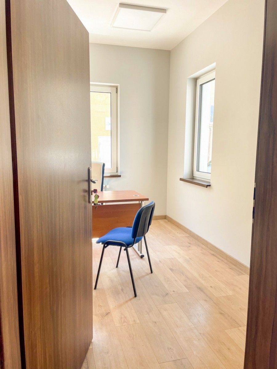 Lokal biurowy 10m2 od zaraz