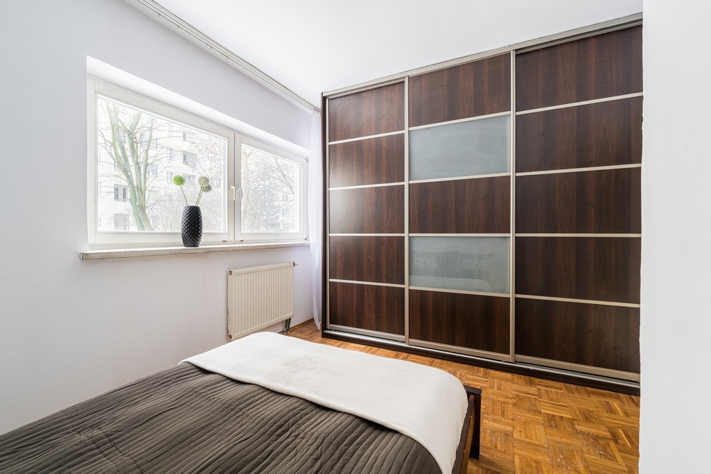 2 pokoje  Parter  Taras 12,5m2  Metro  Remont