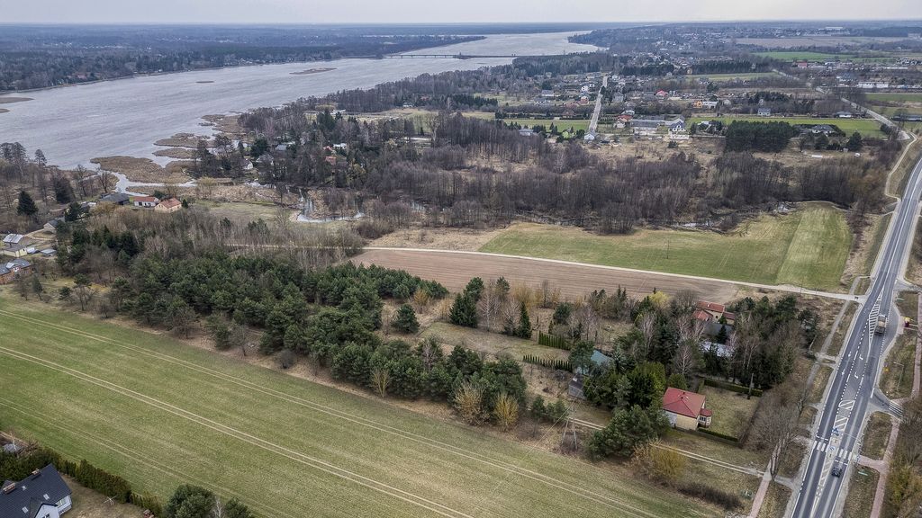 Sad i pół bliźniaka nad Narwią na działce 1708m2