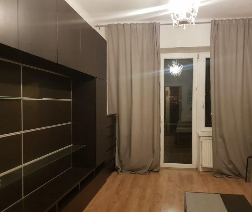 Kawalerka na  Starych Bielanach  2000 zł