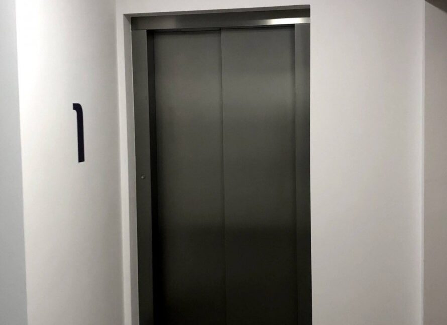 25432557