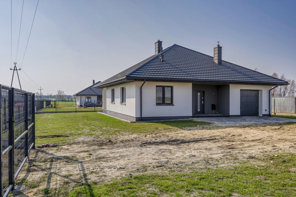Nowoczesny dom w stanie deweloperskim – Jaskółowo
