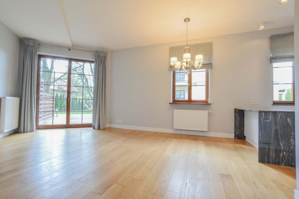 Idealny! Cichy apartament z ogrodem i tarasem !