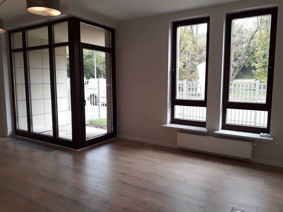 Apartament z dwoma prywatnymi ogródkami