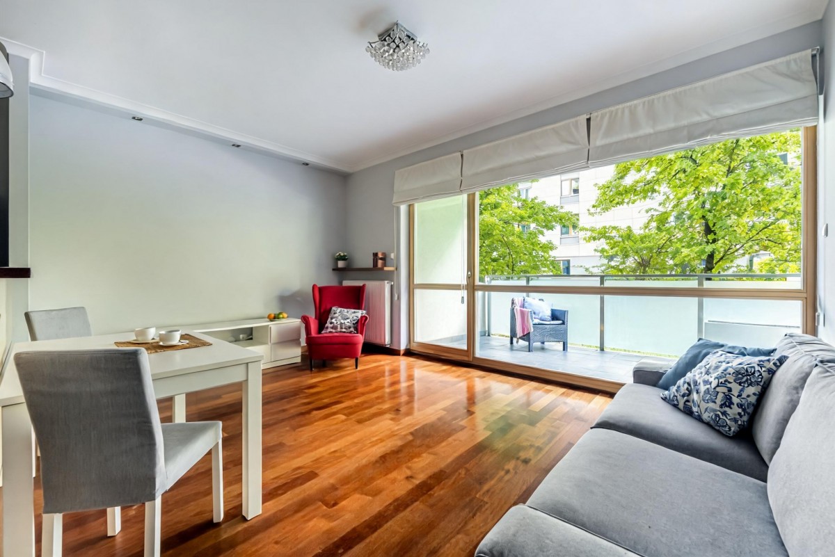3 pokoje, balkon 30m2, garaż, ul. Rydygiera 15.