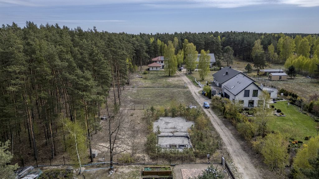 Urokliwa działka 2 050 m² Wawer, ul. Wiązowska