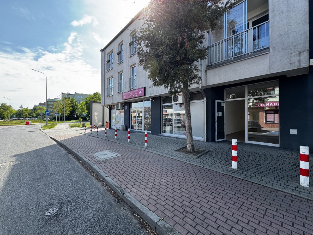 Lokal usługowo-biurowy z witryną w centrum NDM
