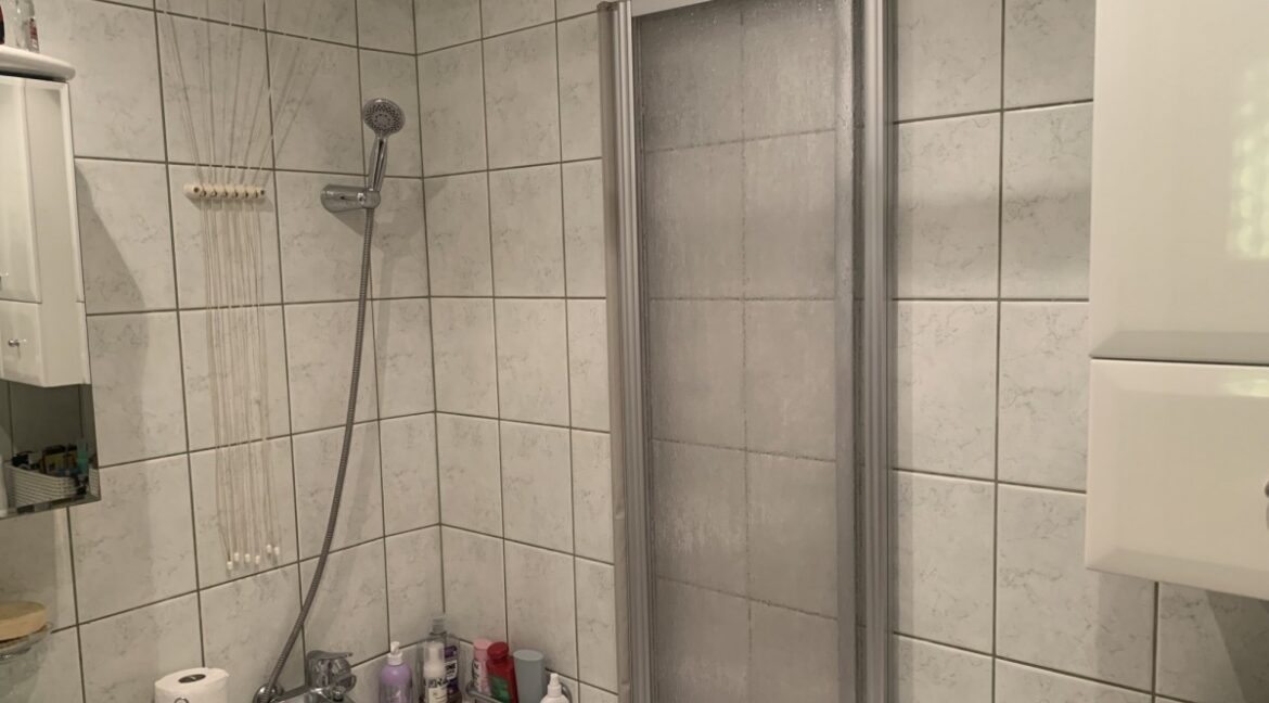25722523