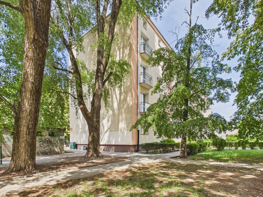 Klimatyczne 2 pokoje z oddzielną kuchnią, spacer3D