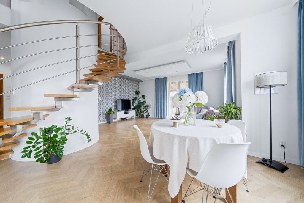 Twój azyl pod Warszawą  Dom z działką 1 664 m²