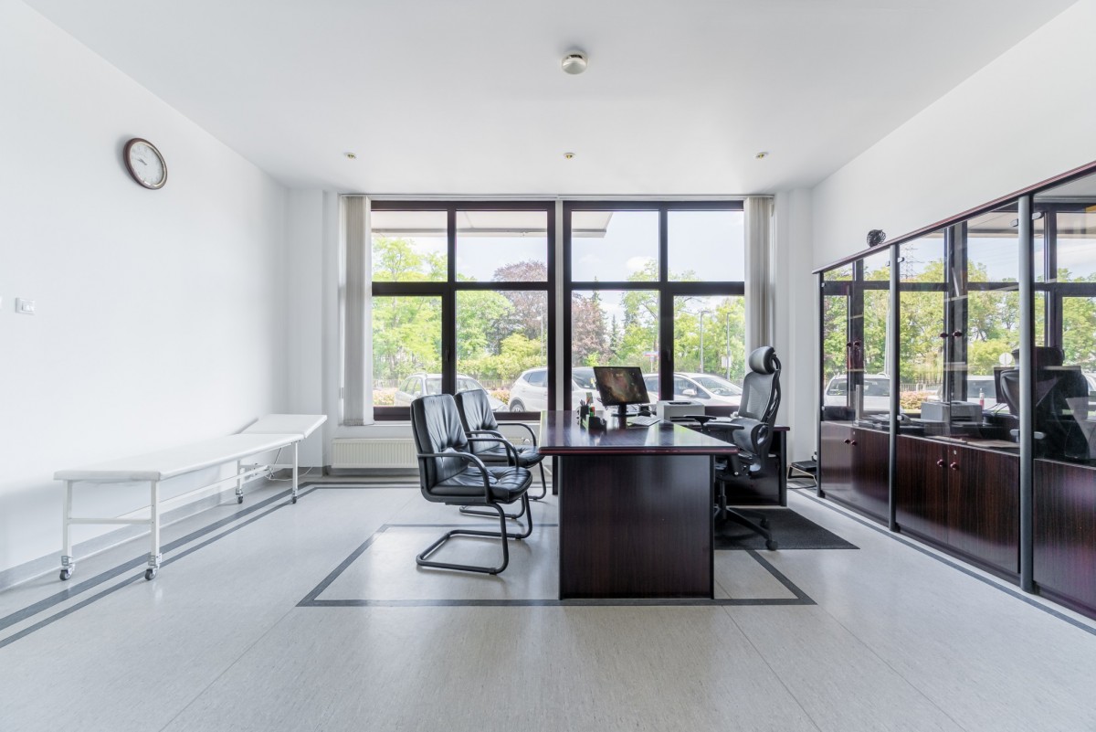 Lokal komercyjny 134 m² | Witryny | Metro Ulrychów