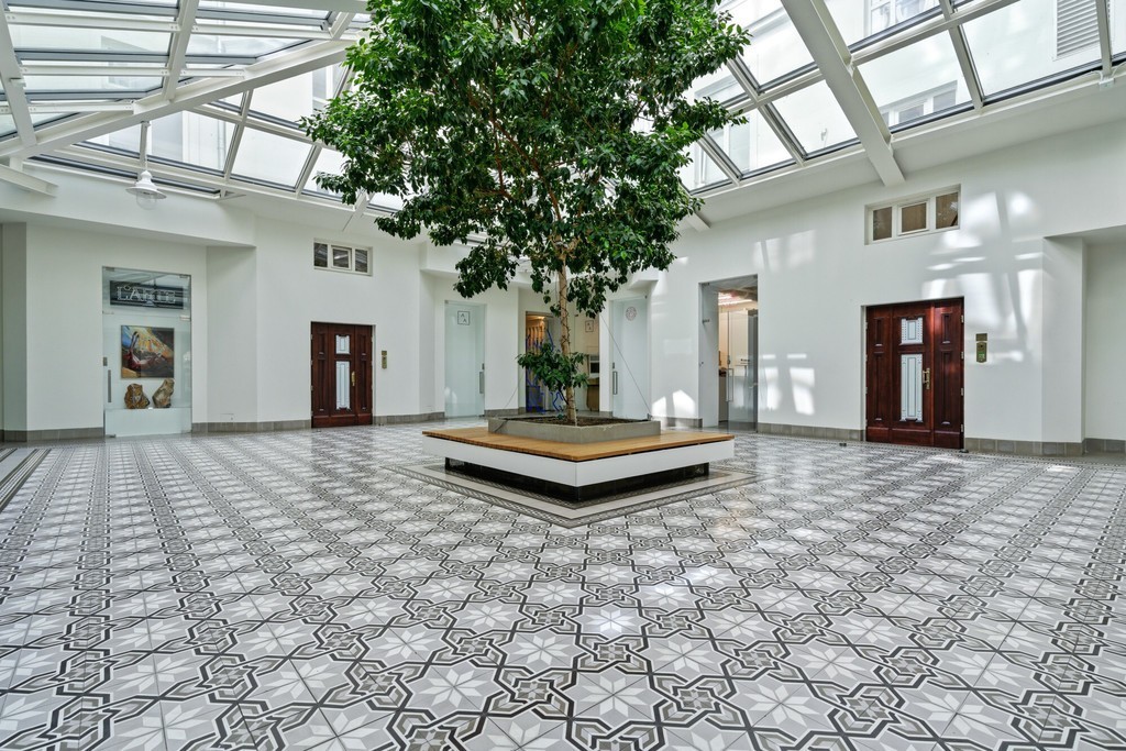 Unikalny lokal z witryną – prestiżowa kamienica