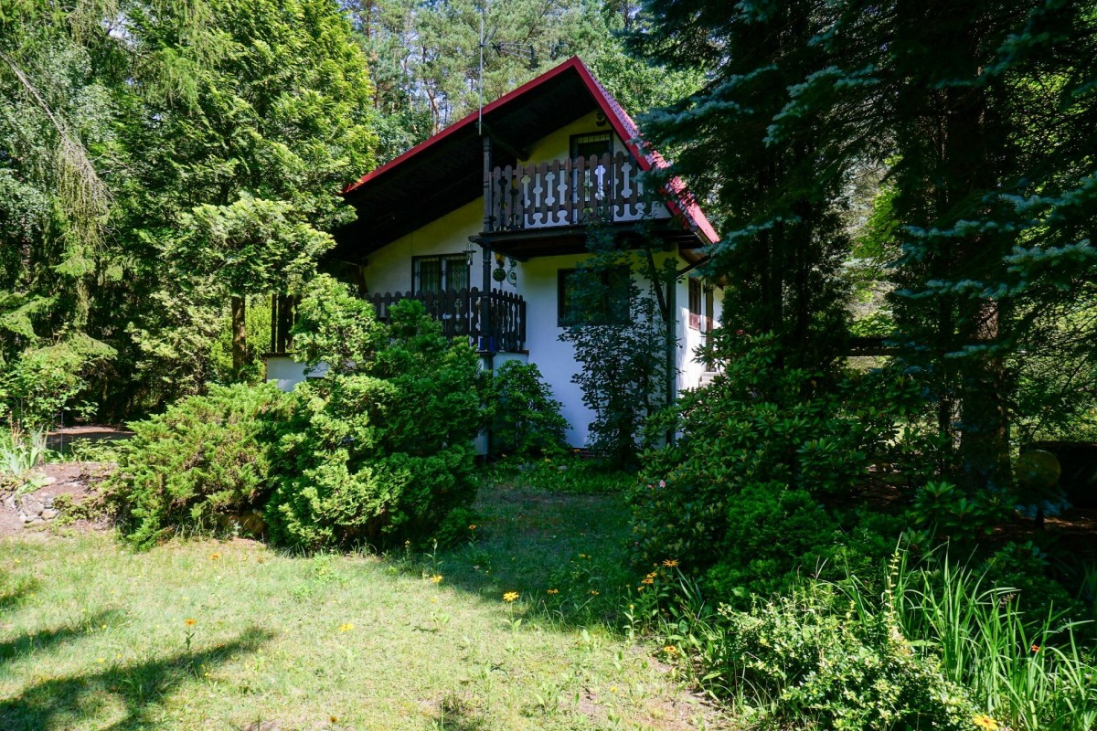 Dom na działce 1583m2, Adamów Parcel