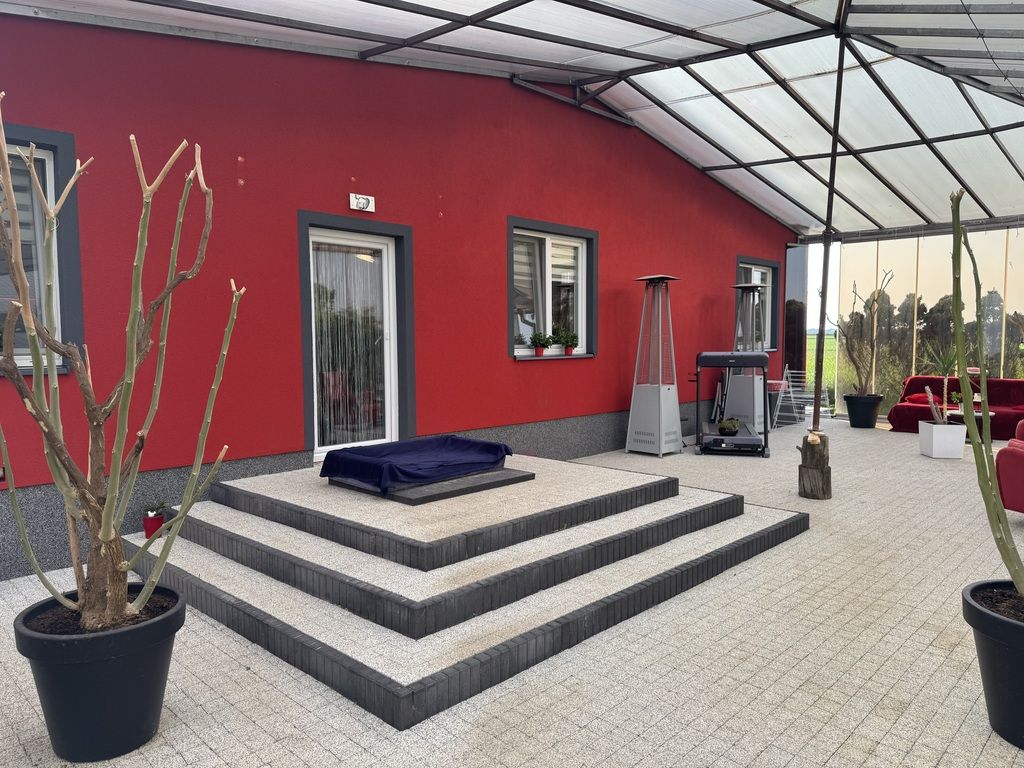 Dom  hala na działce 3500m2