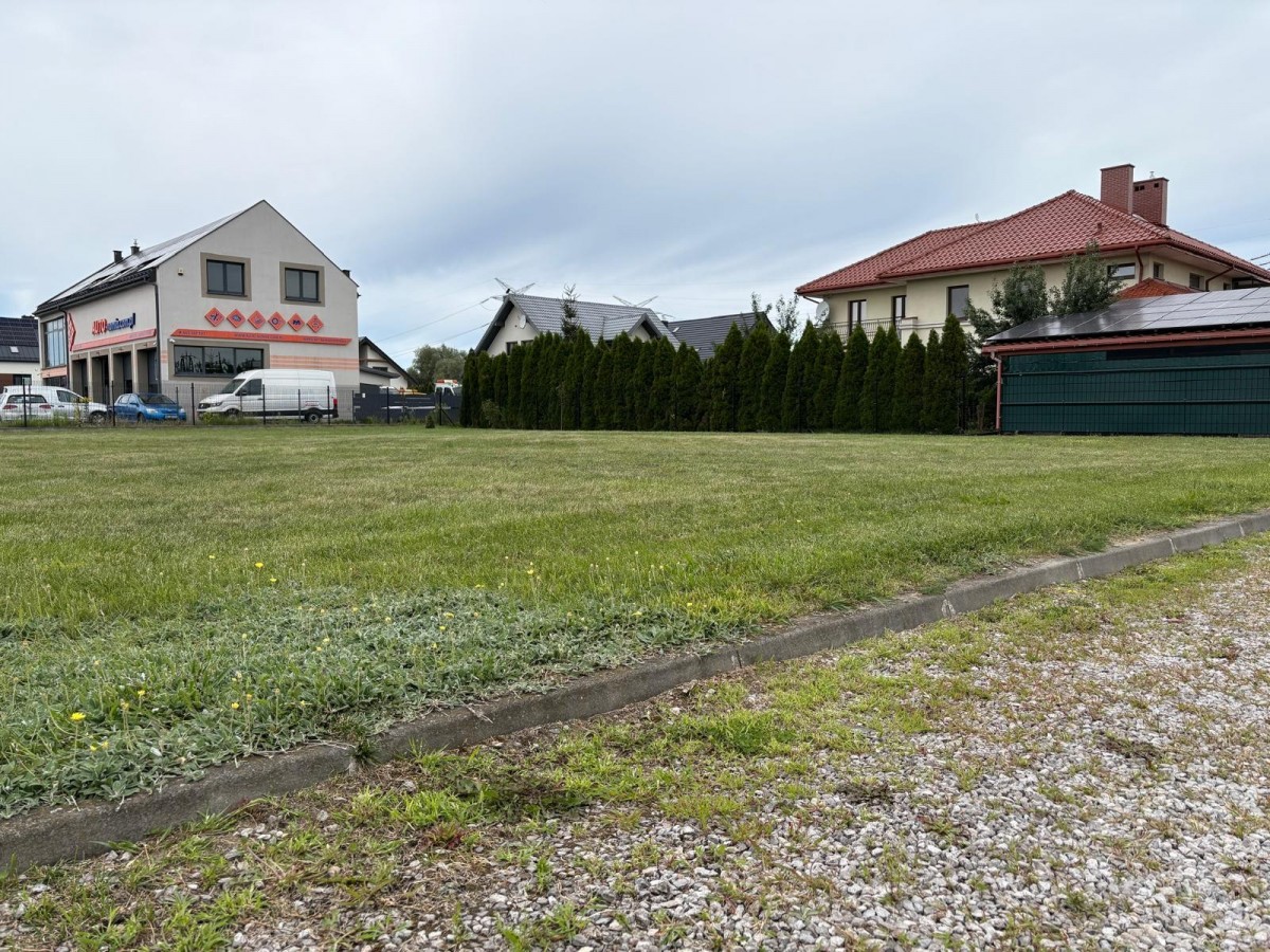 Działa 1000m2 z potencjałem.