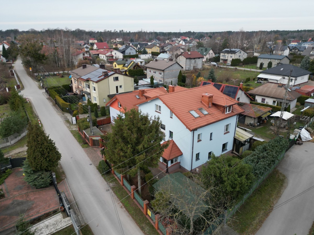 Działka 750 m2 | domy 350 m² | 3 budynki