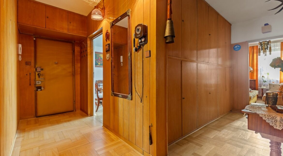 25759486