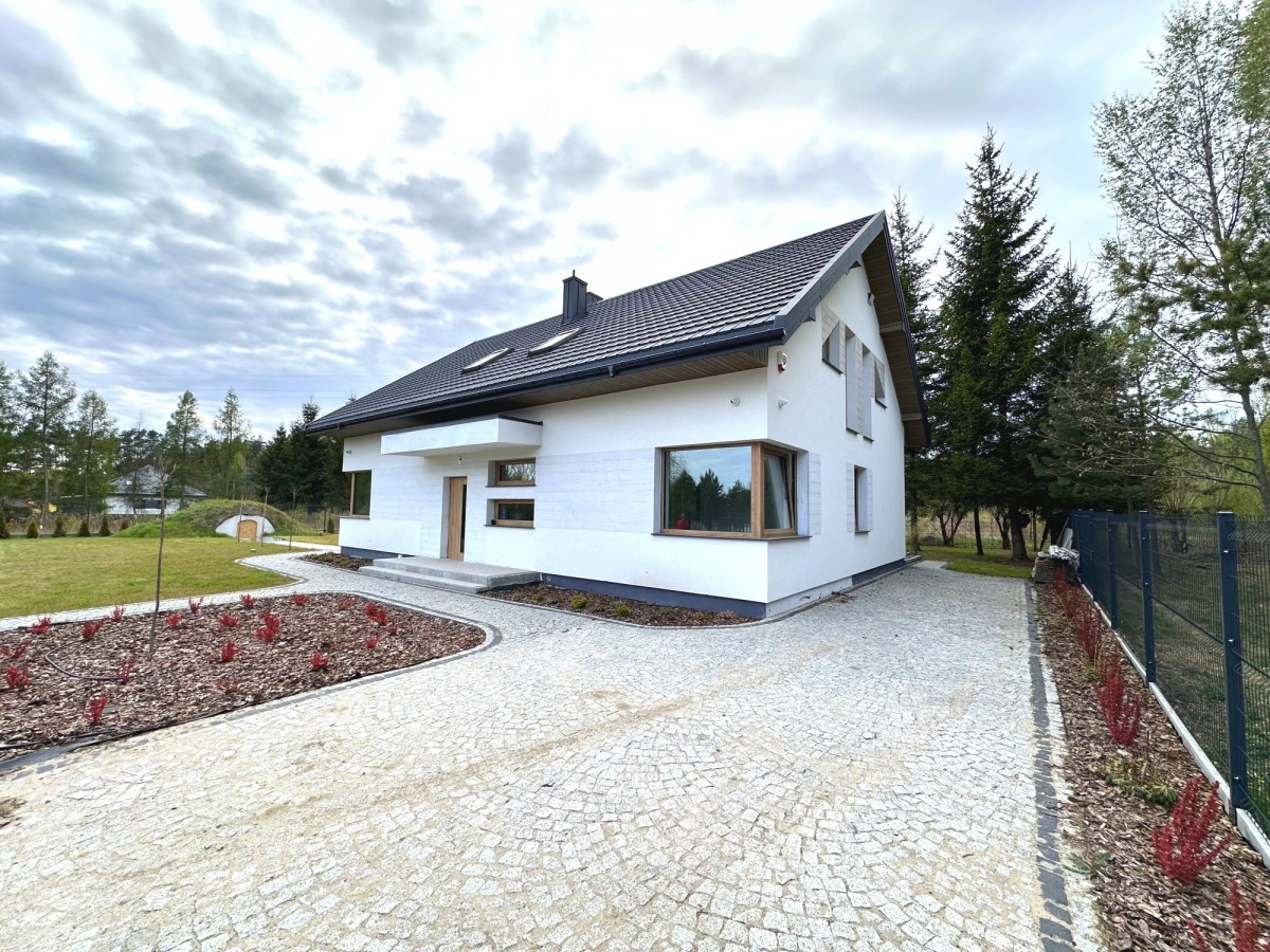 Nowy wyposażony dom 212m2 | 5 sypialni | 1050m2