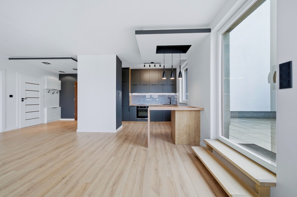 Świeżo wykończony apartament  Wysokie piętro