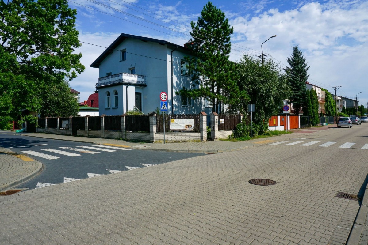 Dom 185m2 z lokalem użytkowym 55m2, Żyrardów