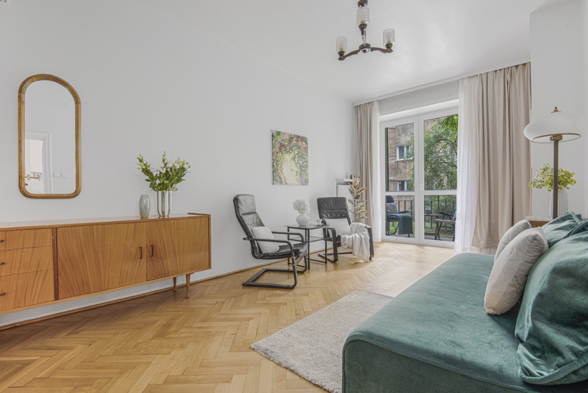 2 pokoje z balkonem | przedwojenna kamienica