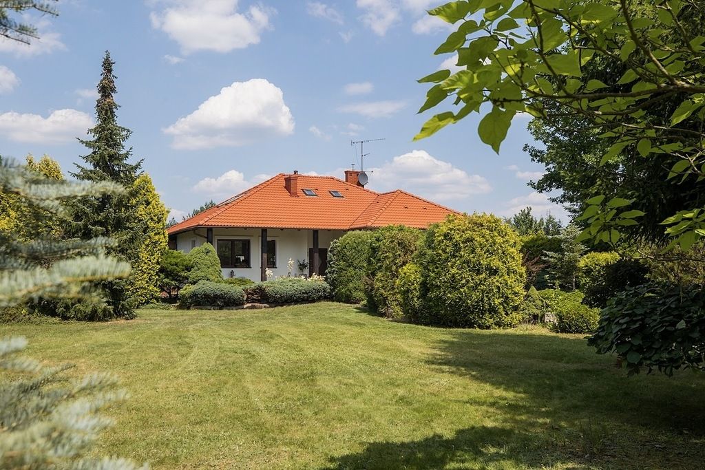 Wyjątkowy dom parterowy w otulinie Puszczy.