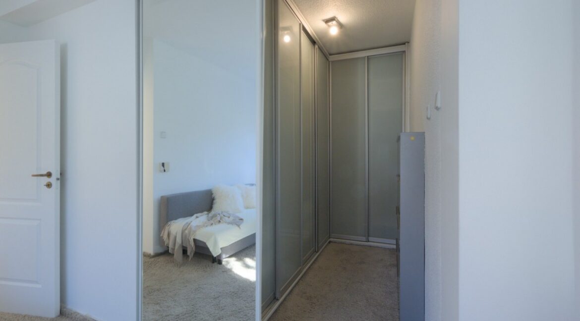 25985920