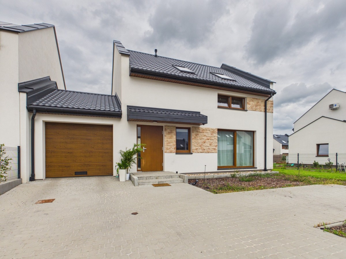 Nowoczesny dom | 479 m² działki | Villa Campina