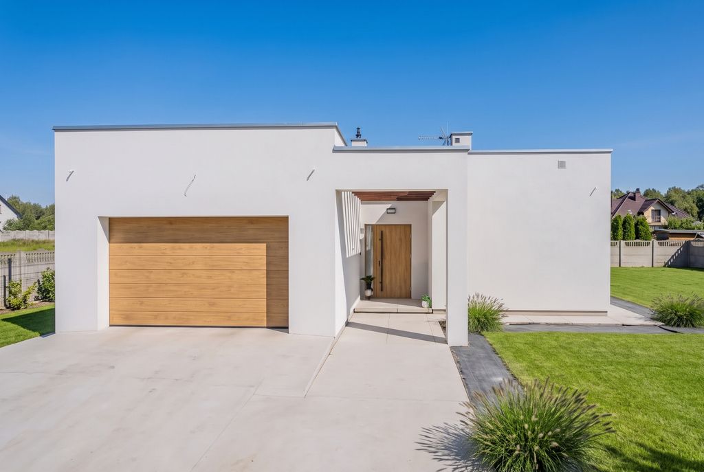 Parterowy  4pok  działka 1249 m²  wygodny układ
