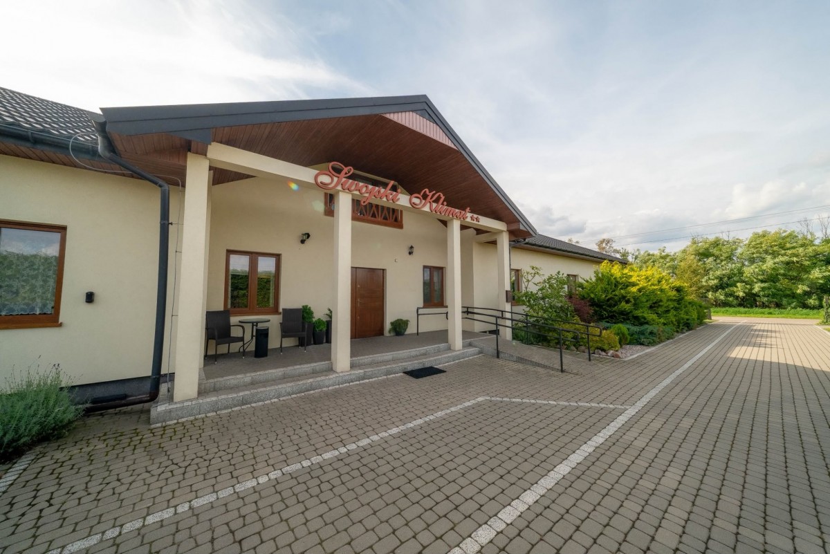 HOTEL NA SPRZEDAŻ – SIEDLIN, GMINA PŁOŃSK | BLISKO