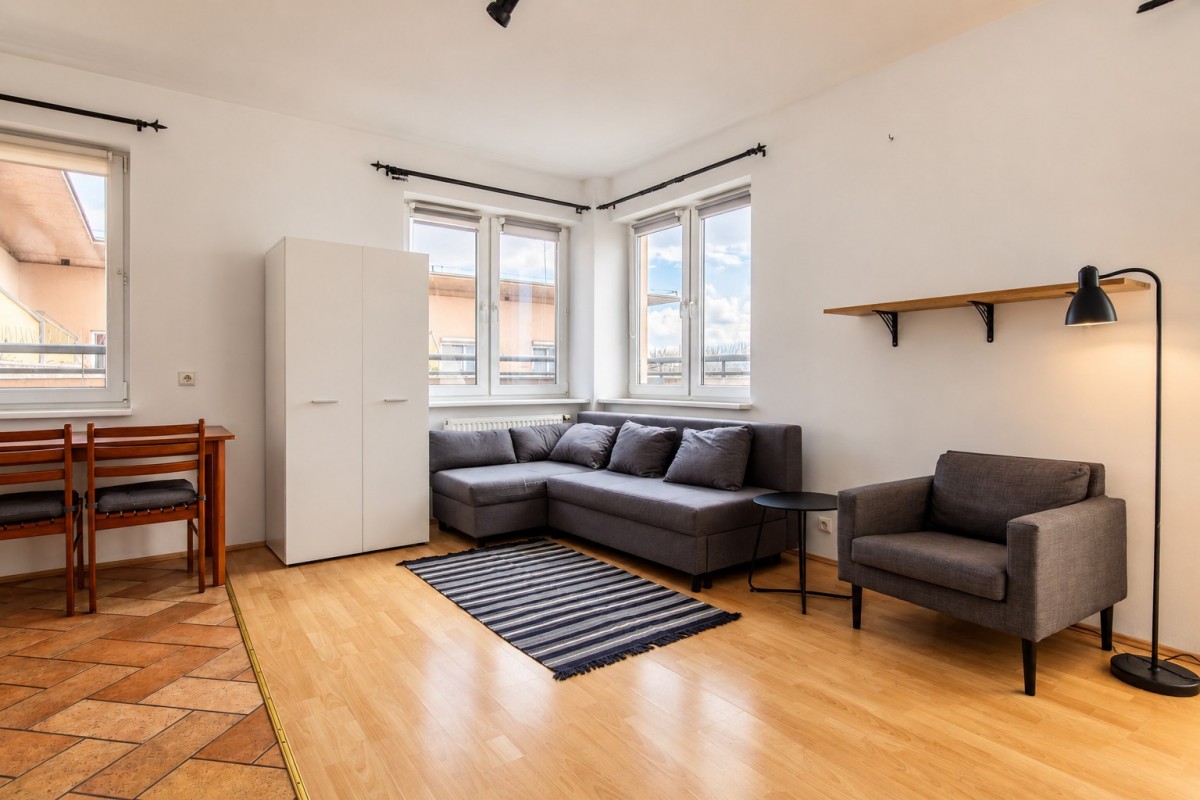 Kawalerka | 30,19 m2 | duży balkon | Ochota