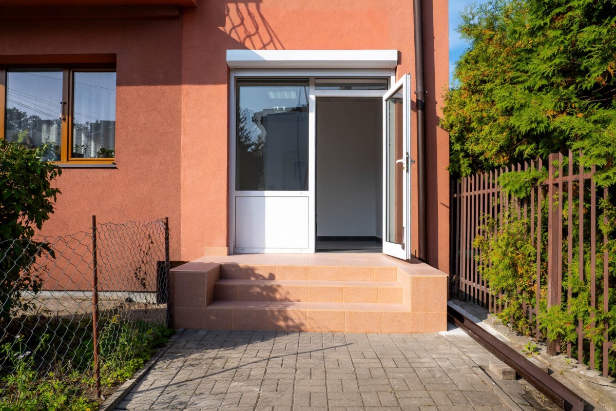Lokal użytkowy 15m2 z witryną, w centrum Grodziska