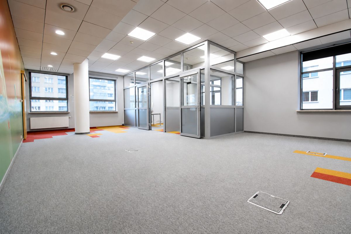 Do wynajęcia lokal biurowy 122m2, Kabaty, Metro
