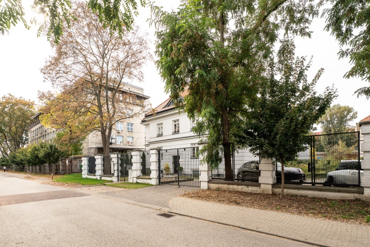 4m wysokości | Odnowiona kamienica